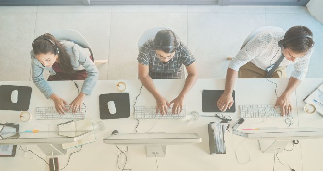 Customer service representatives helping customers enjoy updates and new cloud benefits.