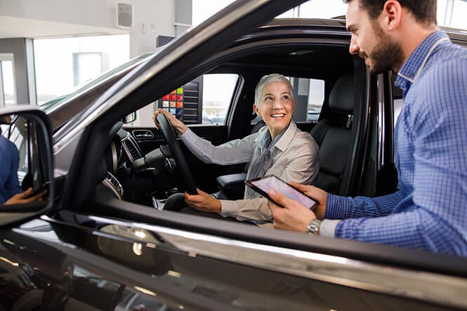 A car sales transaction helped along by omnichannel contact center technology is completed