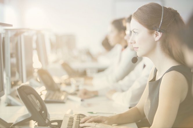 People in a contact center increase productivity with cloud integration.