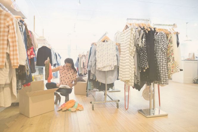 A retailer uses product video marketing to provide personal shopping for customers