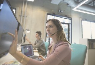 Contact center representative uses multiple sources for effective communication with customers